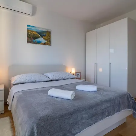 Private Golden Hour With A View Of Split Area * Kaštel Sućurac
