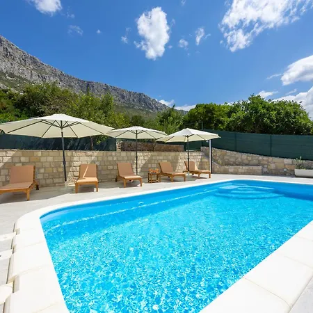 Private Golden Hour With A View Of Split Area Kastel Sucurac