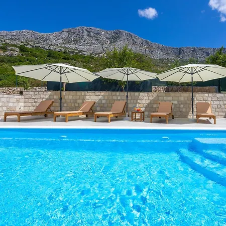 Private Golden Hour With A View Of Split Area * Kastel Sucurac
